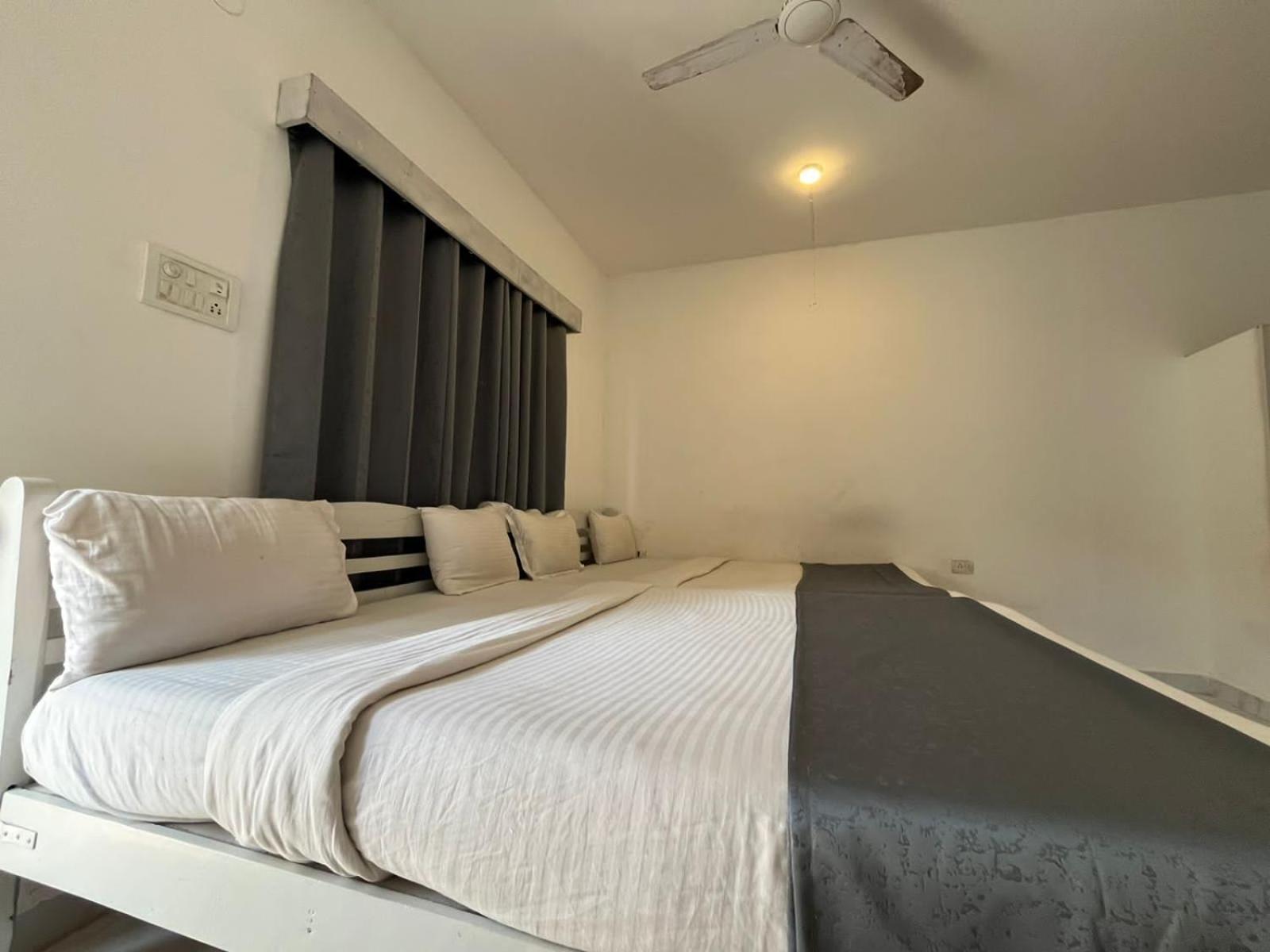 Mehar Rooms Baga Eksteriør bilde
